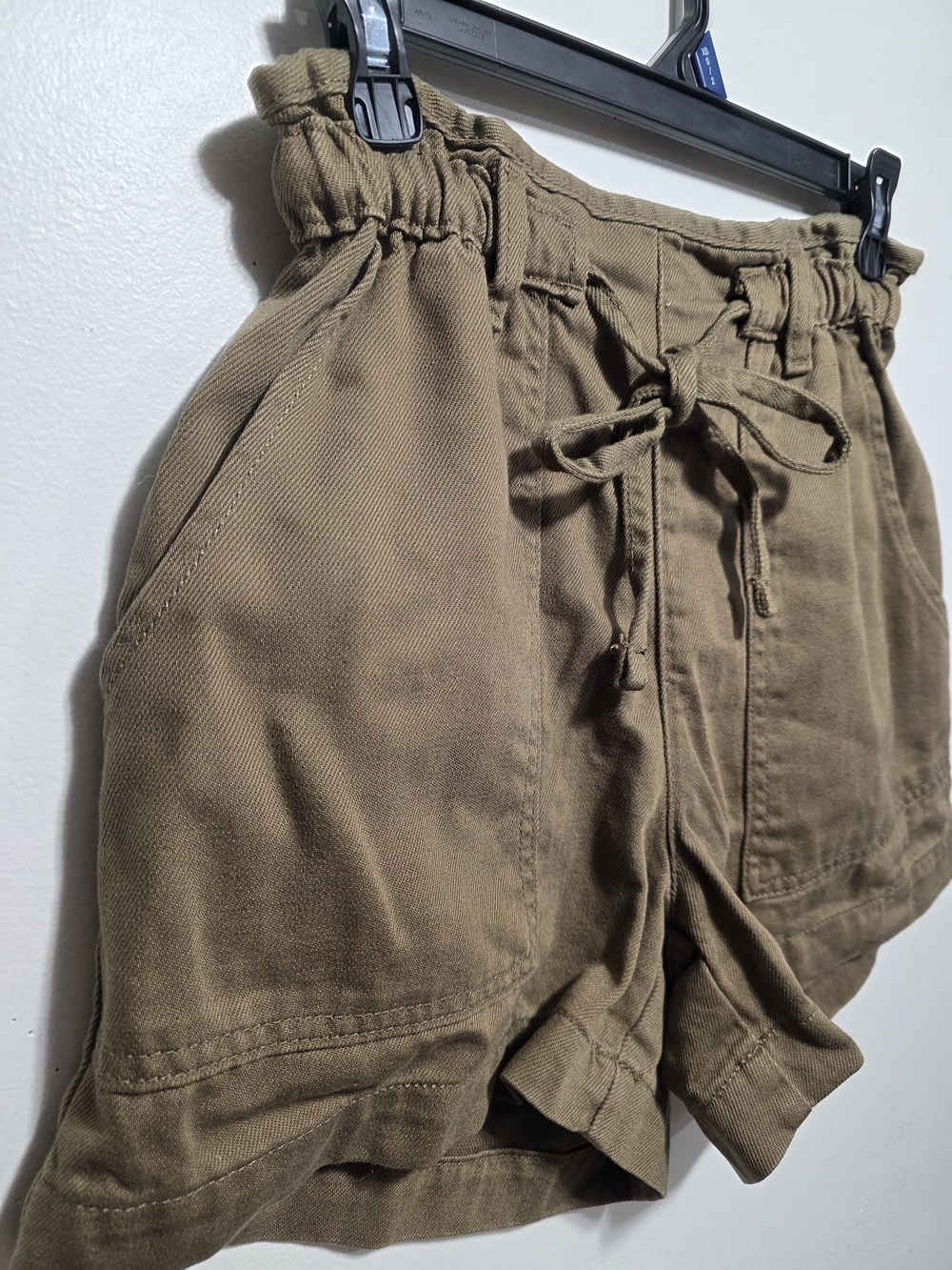 Time and Tru Women's High-Rise Pull-On Drapey Utility Shorts Size M (8-10) NWT - Picture 3 of 5